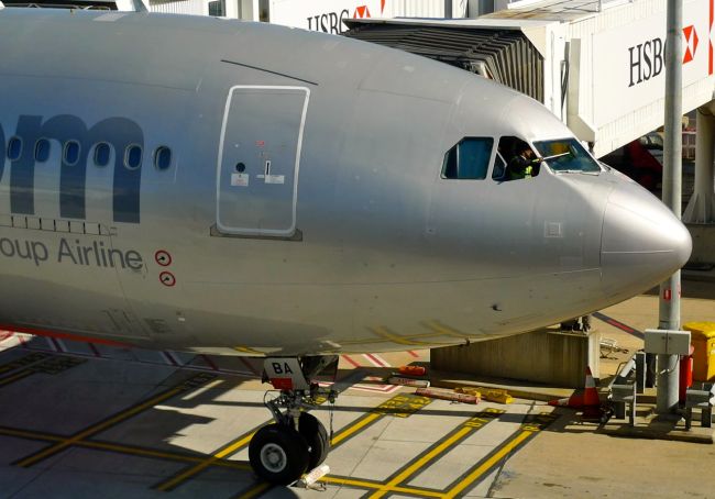 Cleaning the windscreen