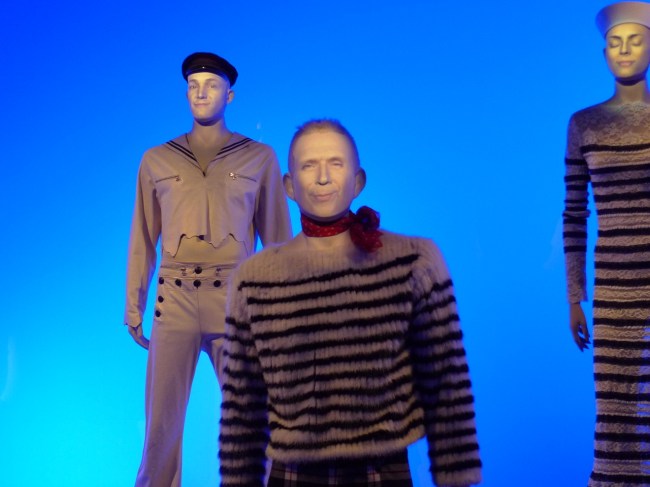 Animated model mannequins