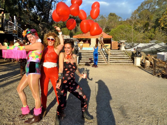 Speed-dating Maximum Fizz, Kate and friend