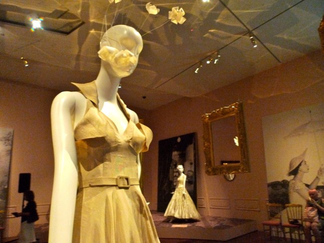 A mannequin contemplates the feminist struggle