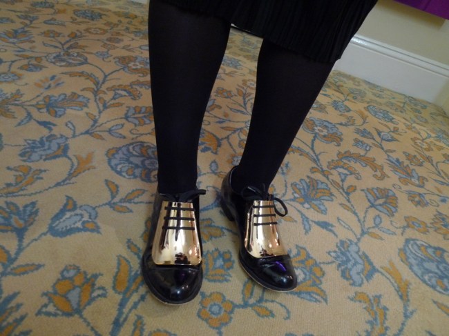 Art shoes of the Evening