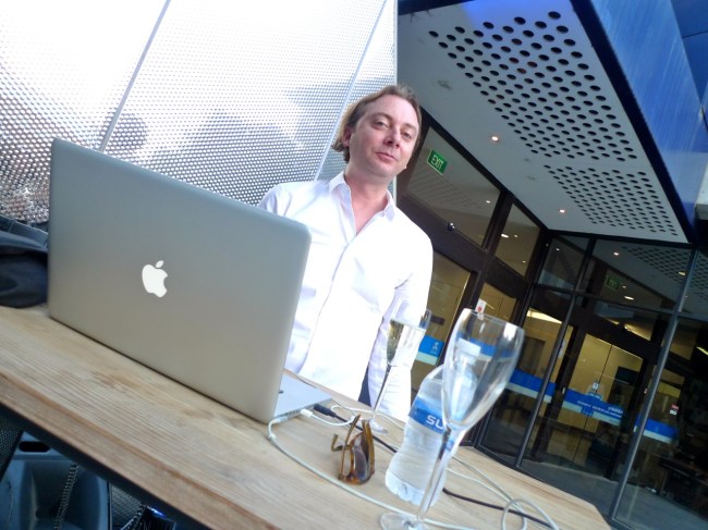 Background music atmosphere by Darren Sylvester